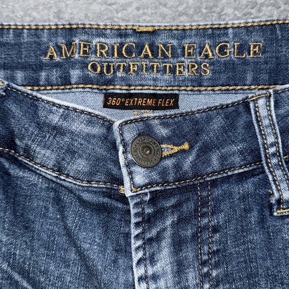 Men’s AE 360° extreme flex jean shorts - Picture 3 of 4